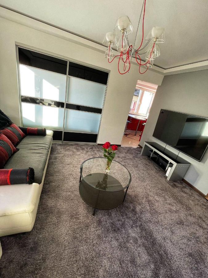 Luxury Red Apartment By Marta Radom Exterior foto