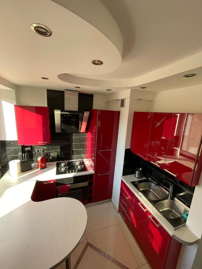 Luxury Red Apartment By Marta Radom Exterior foto