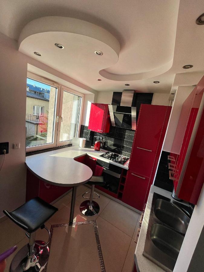 Luxury Red Apartment By Marta Radom Exterior foto